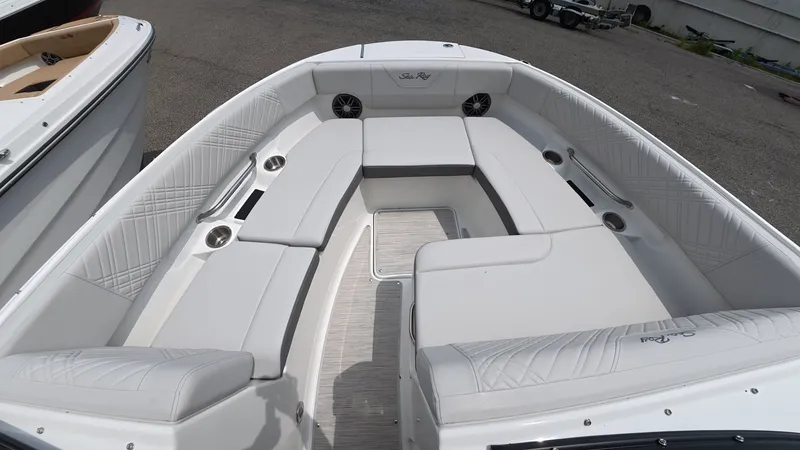 Slide: The Image of Sea Ray SDX 250 Outboard 2026 - 38