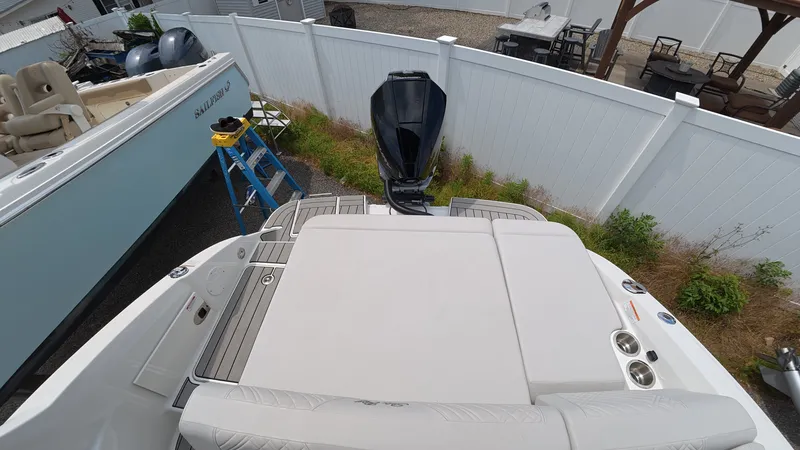 Slide: The Image of Sea Ray SDX 250 Outboard 2026 - 9