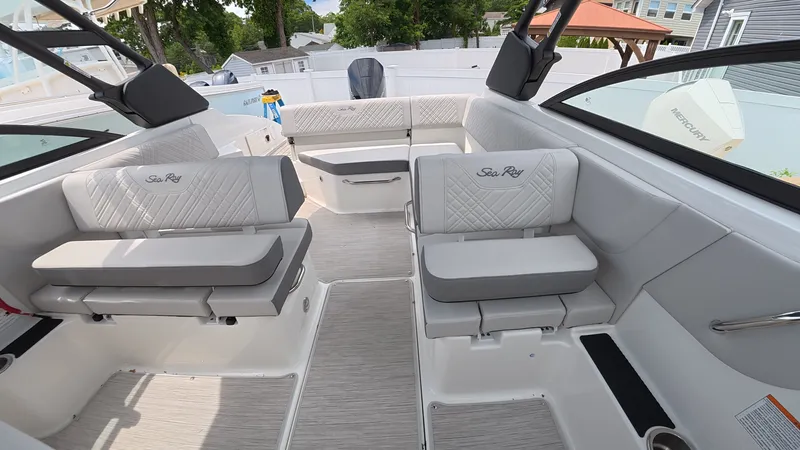 Slide: The Image of Sea Ray SDX 250 Outboard 2026 - 27