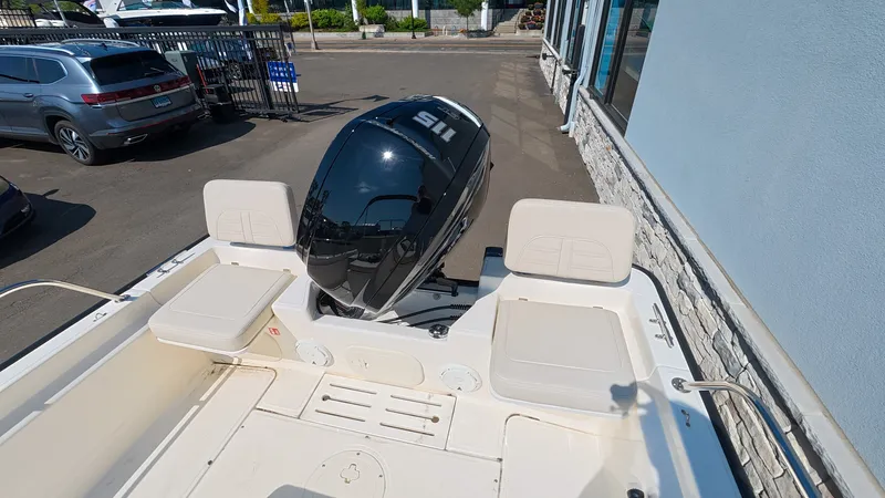Slide: The Image of Boston Whaler 170 Montauk 2026 - 9
