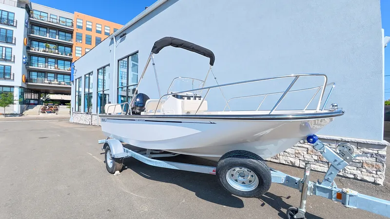 Slide: The Image of Boston Whaler 170 Montauk 2026 - 4