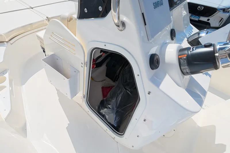 Slide: The Image of Boston Whaler 170 Montauk 2026 - 15