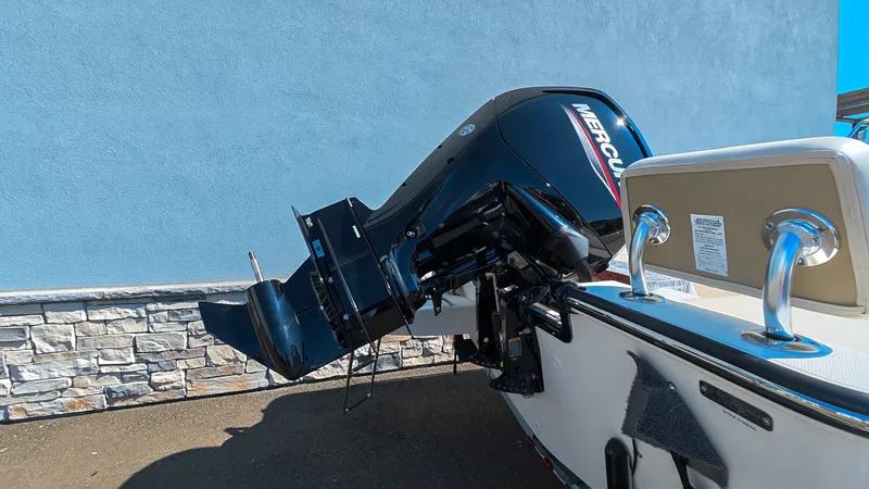 Slide: The Image of Boston Whaler 170 Montauk 2026 - 7