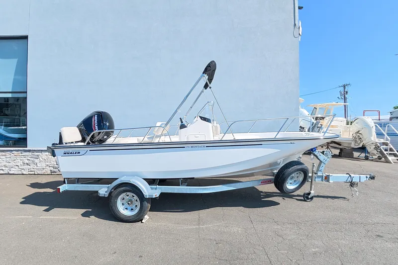 Slide: The Image of Boston Whaler 170 Montauk 2026 - 1