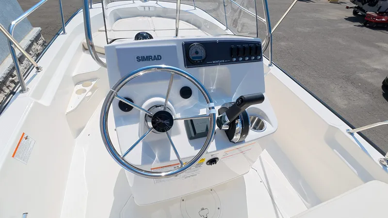 Slide: The Image of Boston Whaler 170 Montauk 2026 - 13