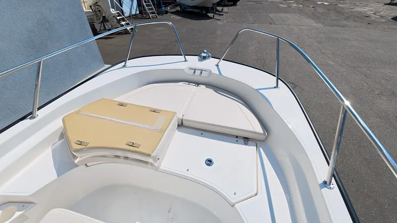 Slide: The Image of Boston Whaler 170 Montauk 2026 - 19