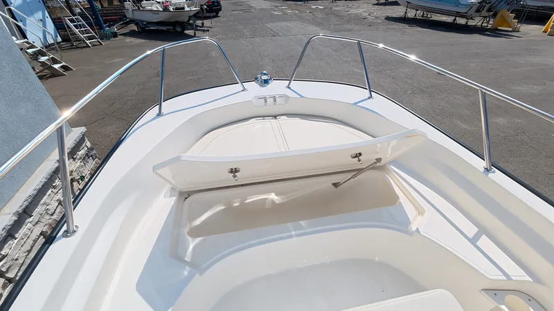 Slide: The Image of Boston Whaler 170 Montauk 2026 - 22
