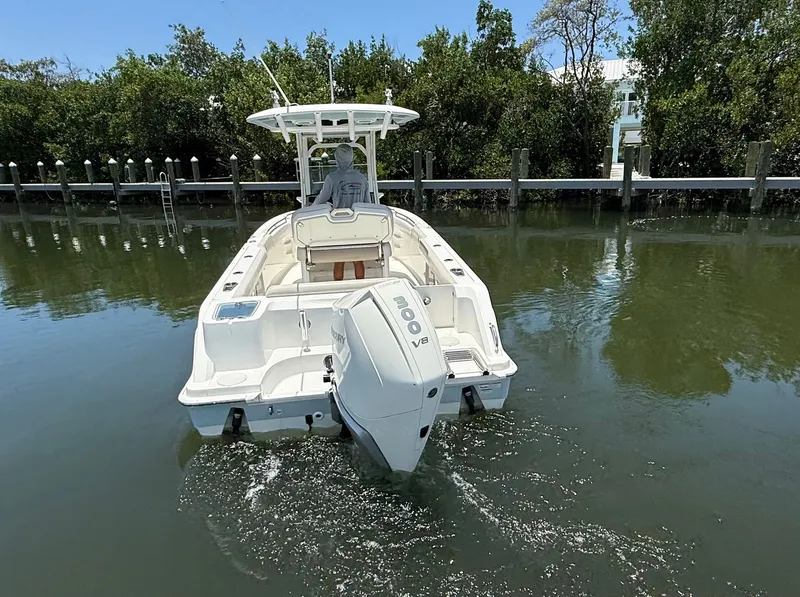 Slide: The Image of Boston Whaler 230 Outrage 2018 - 2