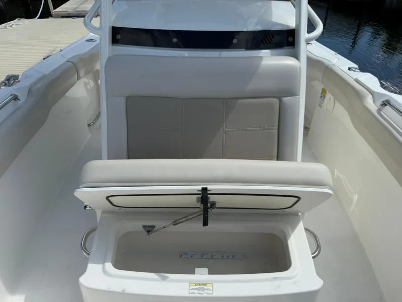 Slide: The Image of Boston Whaler 230 Outrage 2018 - 13