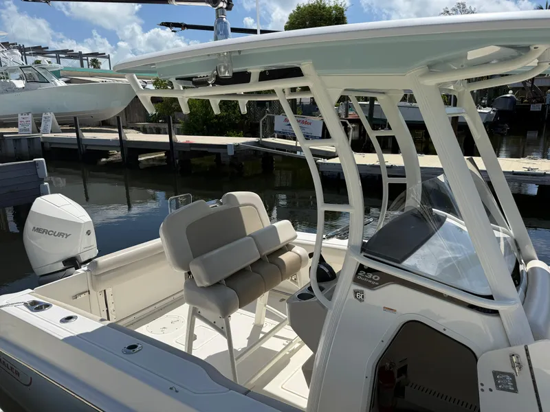 Slide: The Image of Boston Whaler 230 Outrage 2018 - 8
