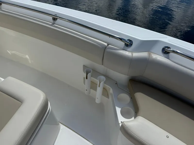 Slide: The Image of Boston Whaler 230 Outrage 2018 - 11