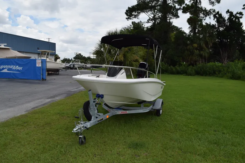 Slide: The Image of Boston Whaler 130 Super Sport 2026 - 9