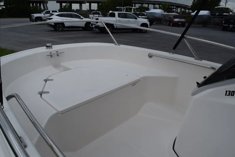 Slide: The Image of Boston Whaler 130 Super Sport 2026 - 7