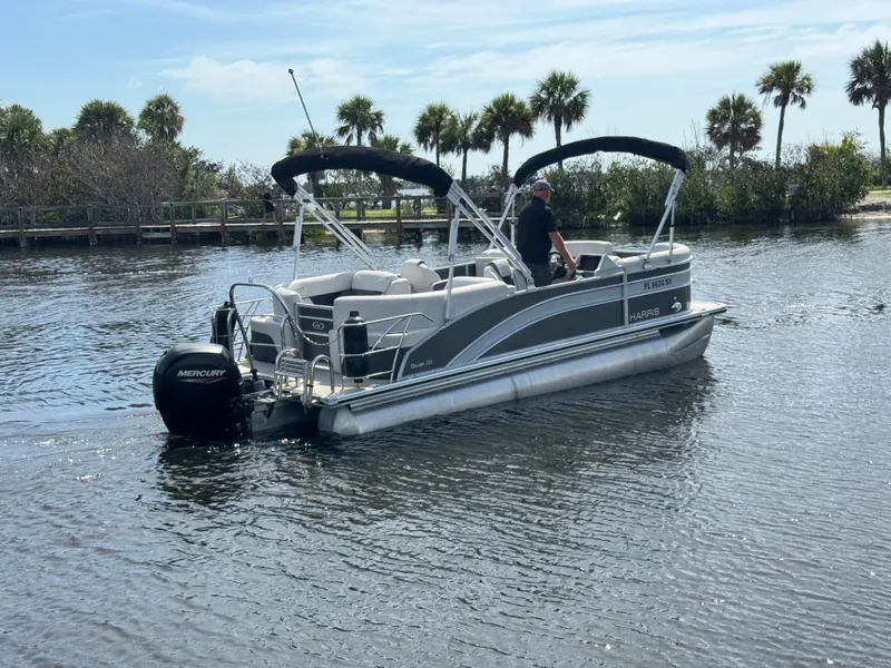 Slide: The Image of Harris Cruiser 210 2021 - 2