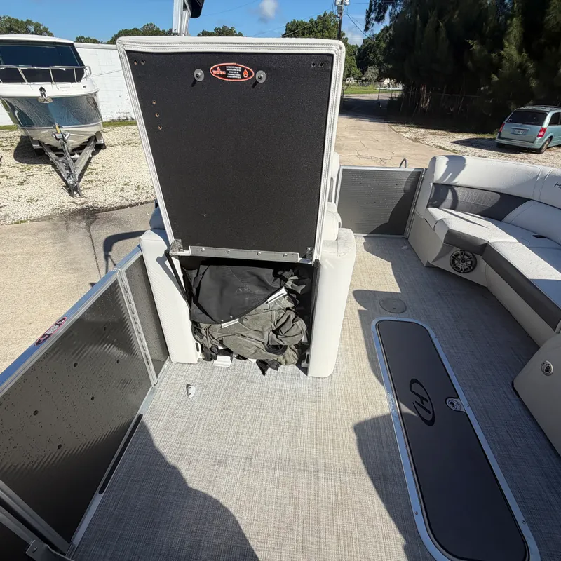 Slide: The Image of Harris Cruiser 210 2021 - 10