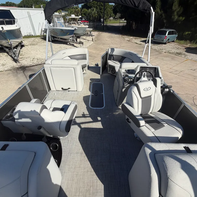 Slide: The Image of Harris Cruiser 210 2021 - 8