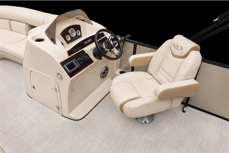 Slide: The Image of Harris Cruiser 210 2021 - 12
