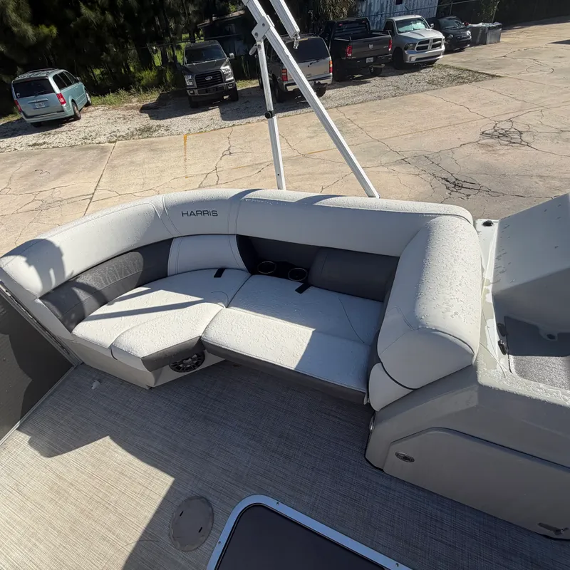 Slide: The Image of Harris Cruiser 210 2021 - 11