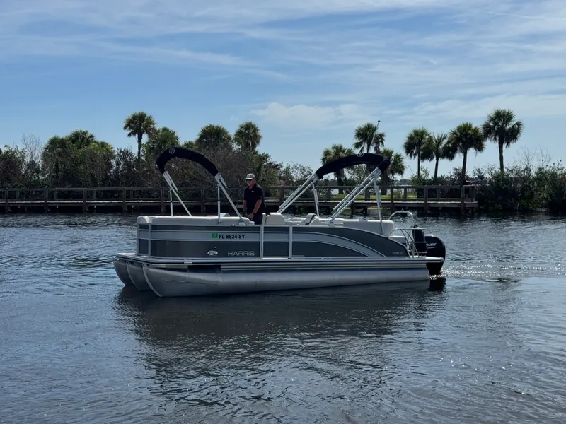 Slide: The Image of Harris Cruiser 210 2021 - 4