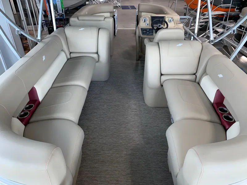 Slide: The Image of Starcraft LX22 R 2024 - 3