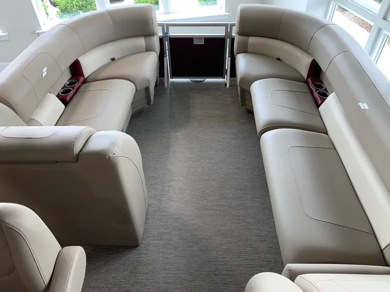 Slide: The Image of Starcraft LX22 R 2024 - 6