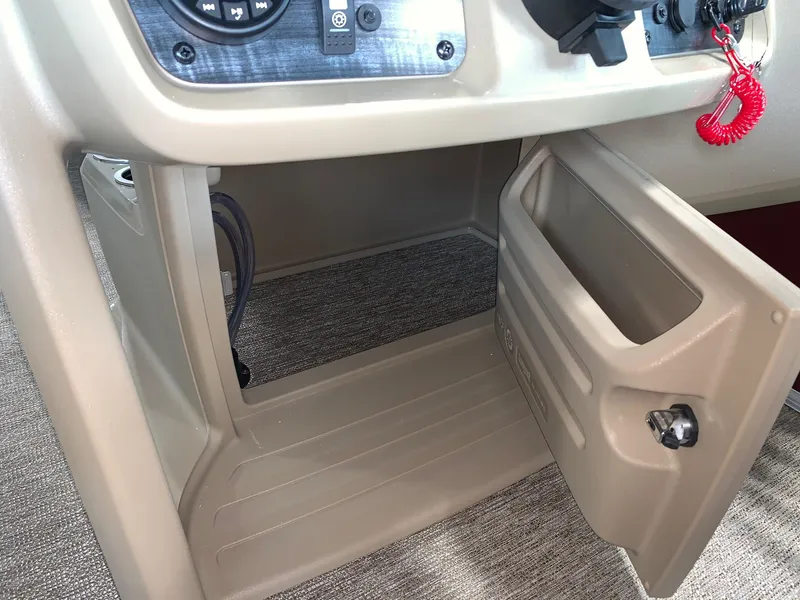 Slide: The Image of Starcraft LX22 R 2024 - 7