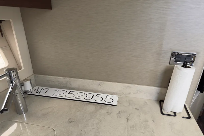 Slide: The Image of Sea Ray 410 SUNDANCER 2014 - 107