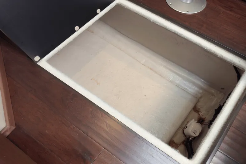 Slide: The Image of Sea Ray 410 SUNDANCER 2014 - 118