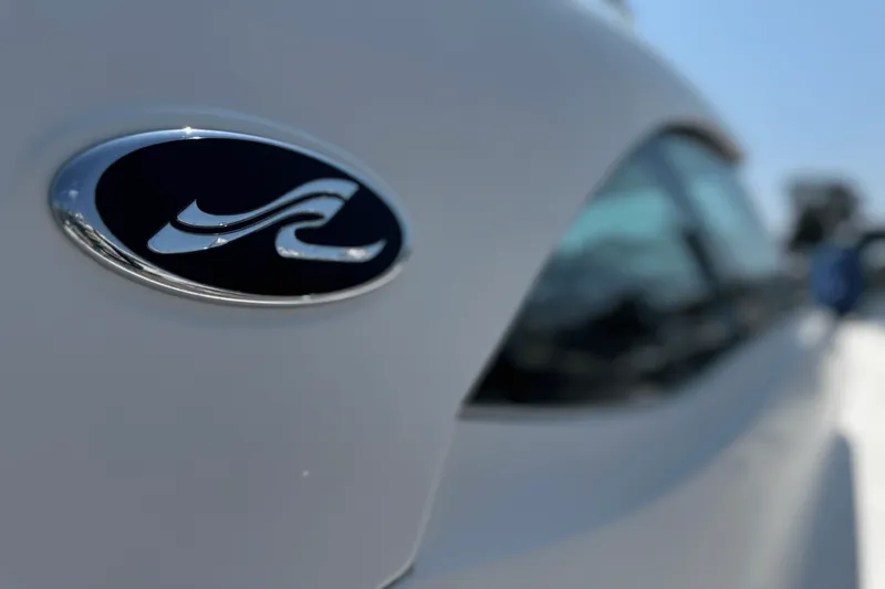 Slide: The Image of Sea Ray 410 SUNDANCER 2014 - 19