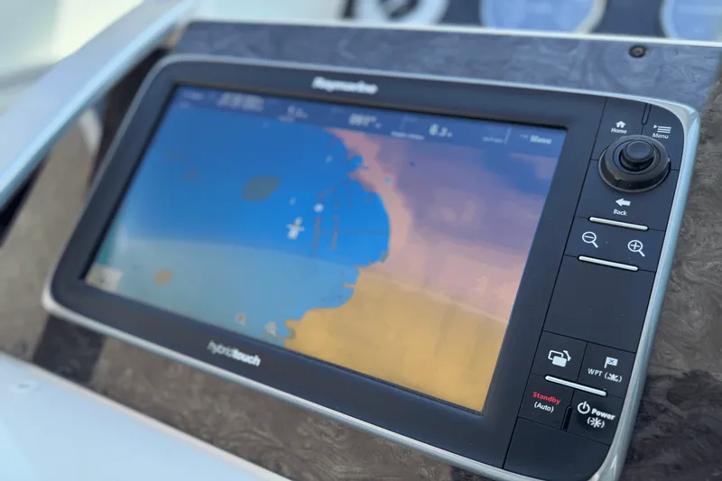 Slide: The Image of Sea Ray 410 SUNDANCER 2014 - 25