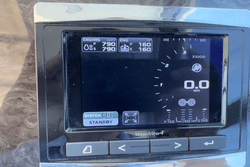 Slide: The Image of Sea Ray 410 SUNDANCER 2014 - 31