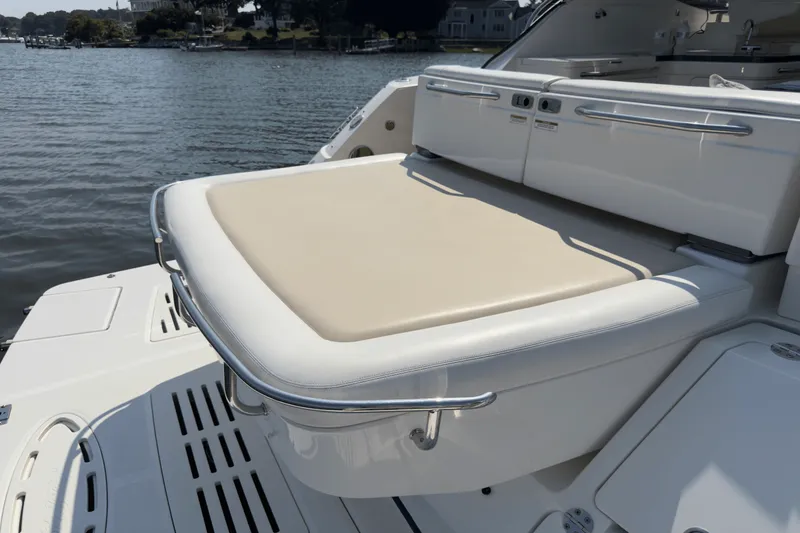 Slide: The Image of Sea Ray 410 SUNDANCER 2014 - 32