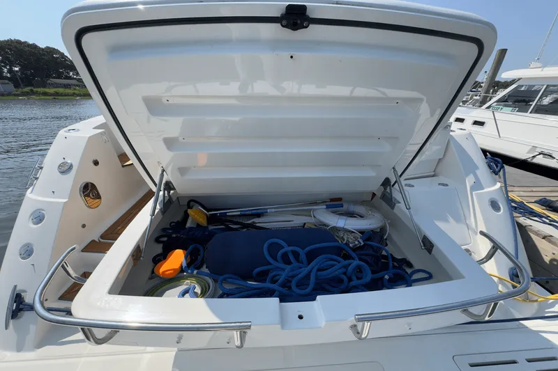 Slide: The Image of Sea Ray 410 SUNDANCER 2014 - 37