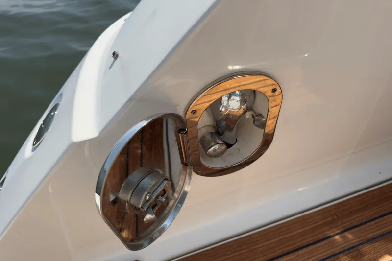 Slide: The Image of Sea Ray 410 SUNDANCER 2014 - 40