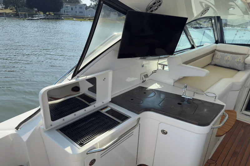 Slide: The Image of Sea Ray 410 SUNDANCER 2014 - 43