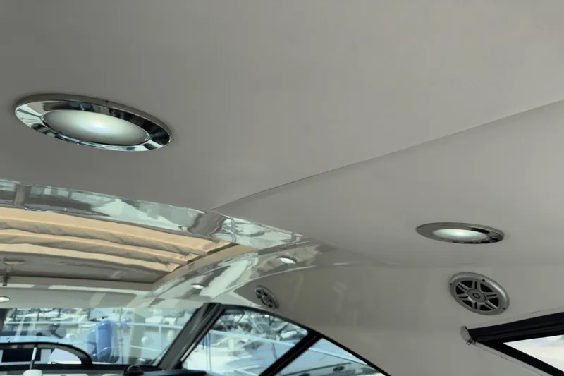 Slide: The Image of Sea Ray 410 SUNDANCER 2014 - 48