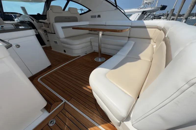 Slide: The Image of Sea Ray 410 SUNDANCER 2014 - 55