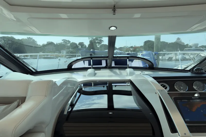 Slide: The Image of Sea Ray 410 SUNDANCER 2014 - 61