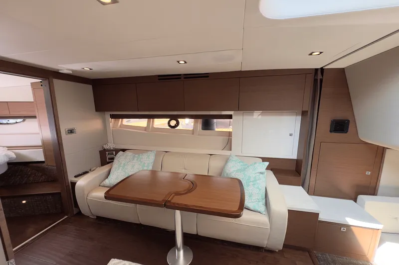 Slide: The Image of Sea Ray 410 SUNDANCER 2014 - 68