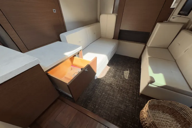 Slide: The Image of Sea Ray 410 SUNDANCER 2014 - 73