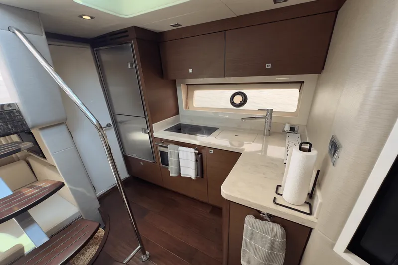 Slide: The Image of Sea Ray 410 SUNDANCER 2014 - 83