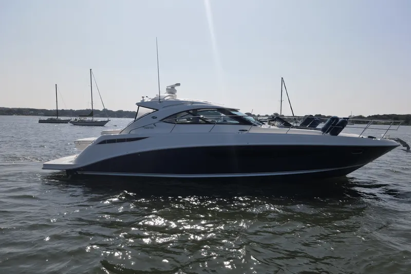 Slide: The Image of Sea Ray 410 SUNDANCER 2014 - 88