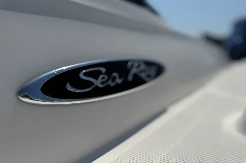 Slide: The Image of Sea Ray 410 SUNDANCER 2014 - 93