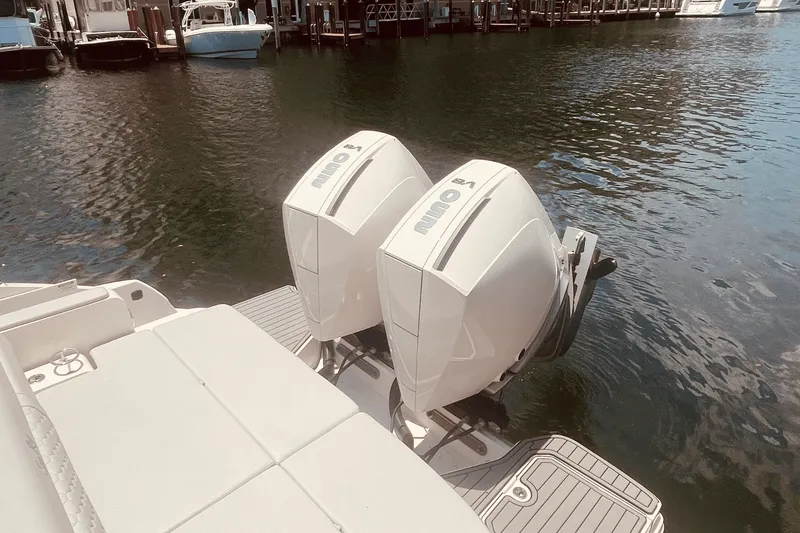 Slide: The Image of Sea Ray 290 SDX OUTBOARD 2024 - 12