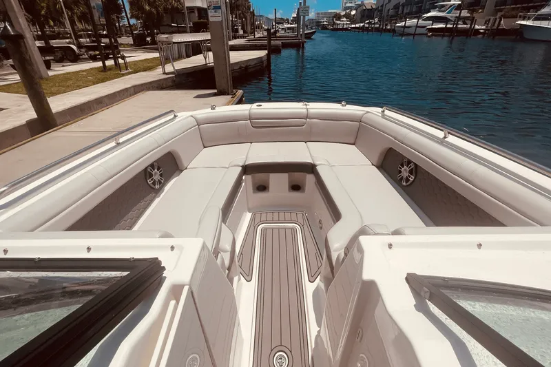 Slide: The Image of Sea Ray 290 SDX OUTBOARD 2024 - 14