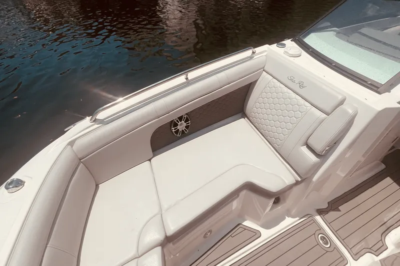 Slide: The Image of Sea Ray 290 SDX OUTBOARD 2024 - 15