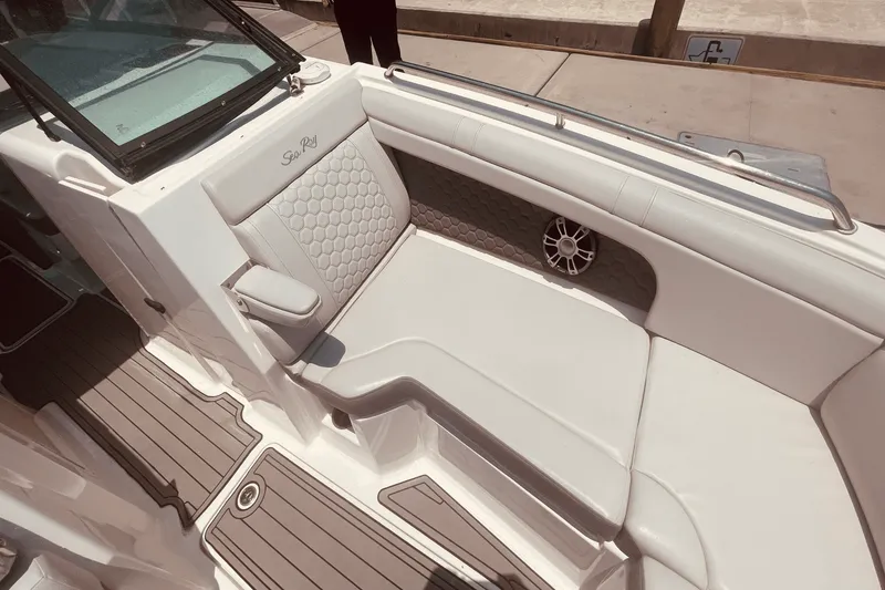 Slide: The Image of Sea Ray 290 SDX OUTBOARD 2024 - 16