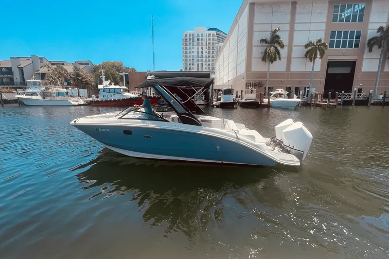 Slide: The Image of Sea Ray 290 SDX OUTBOARD 2024 - 2