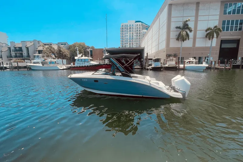 Slide: The Image of Sea Ray 290 SDX OUTBOARD 2024 - 3