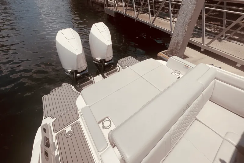 Slide: The Image of Sea Ray 290 SDX OUTBOARD 2024 - 34